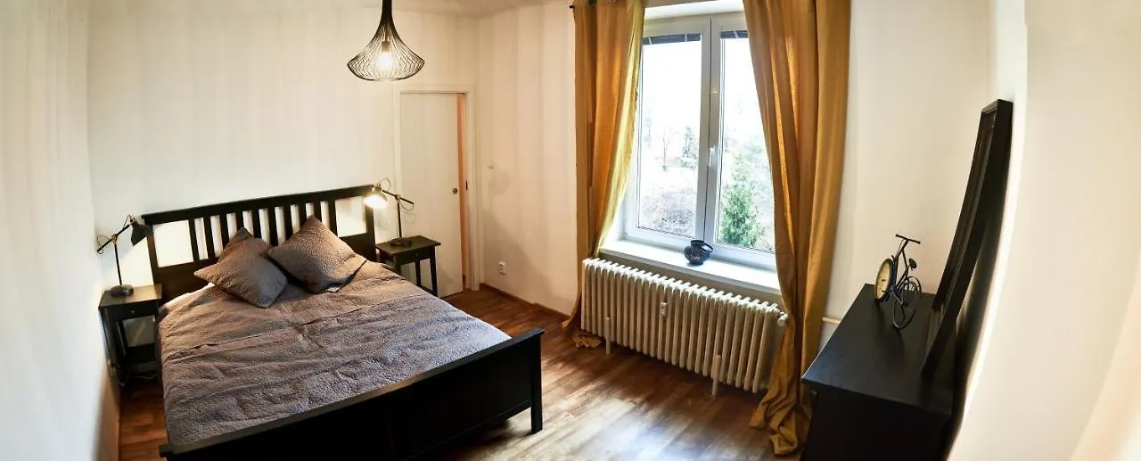 Bright Modern Apartment Praga
