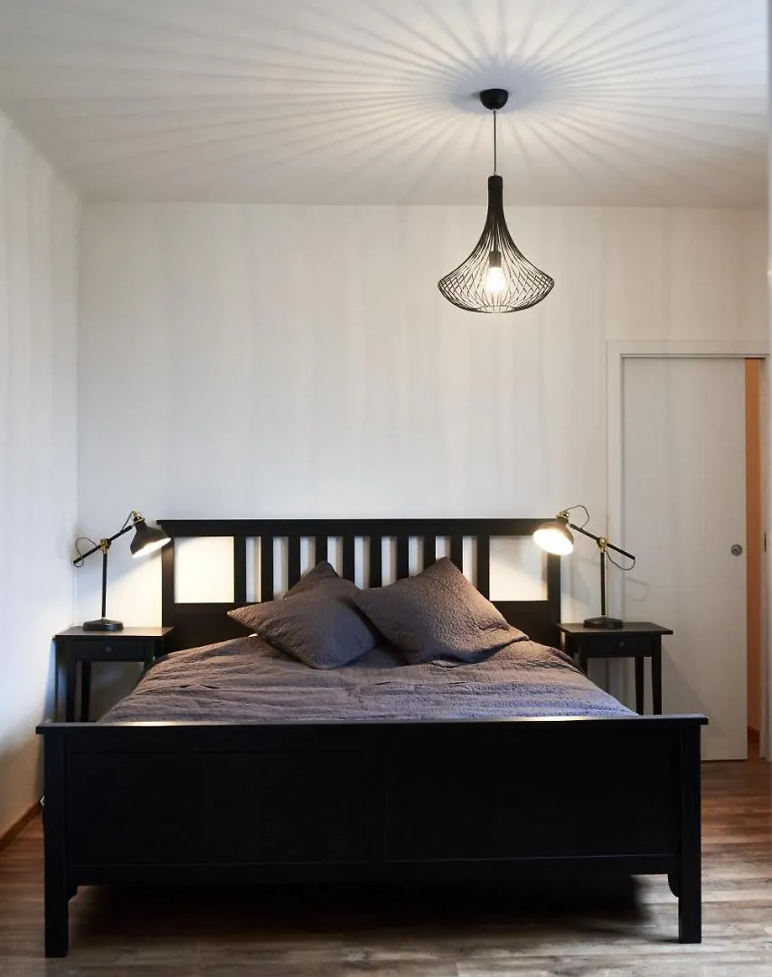 Bright Modern Apartment Praga Czechy