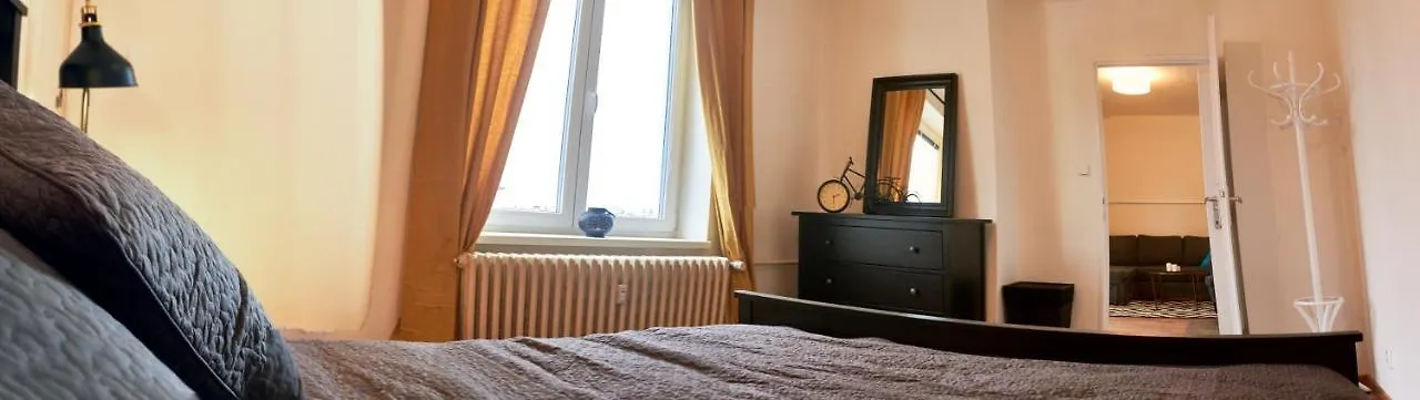 Bright Modern Apartment Praga