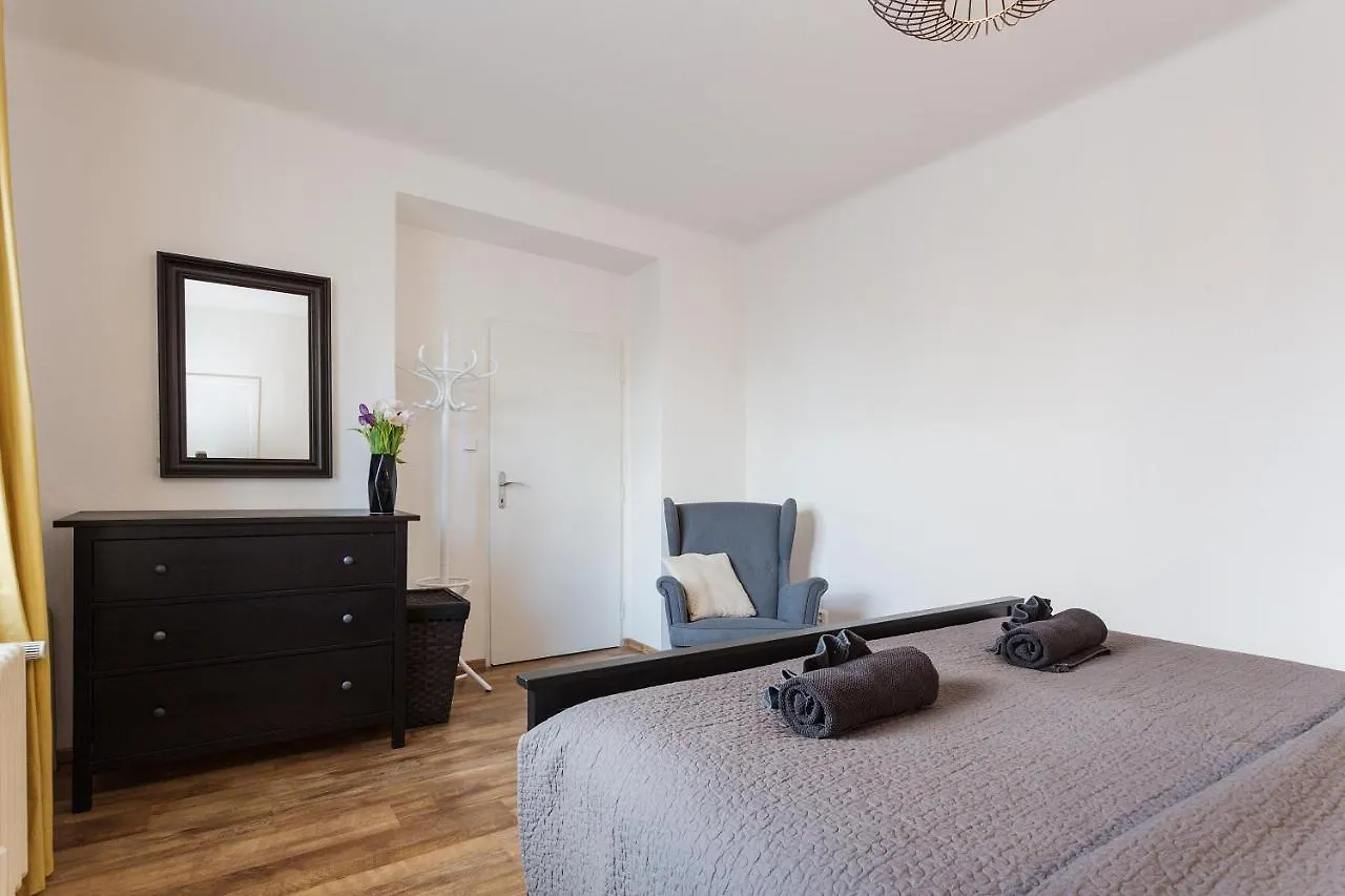 Bright Modern Apartment Praga