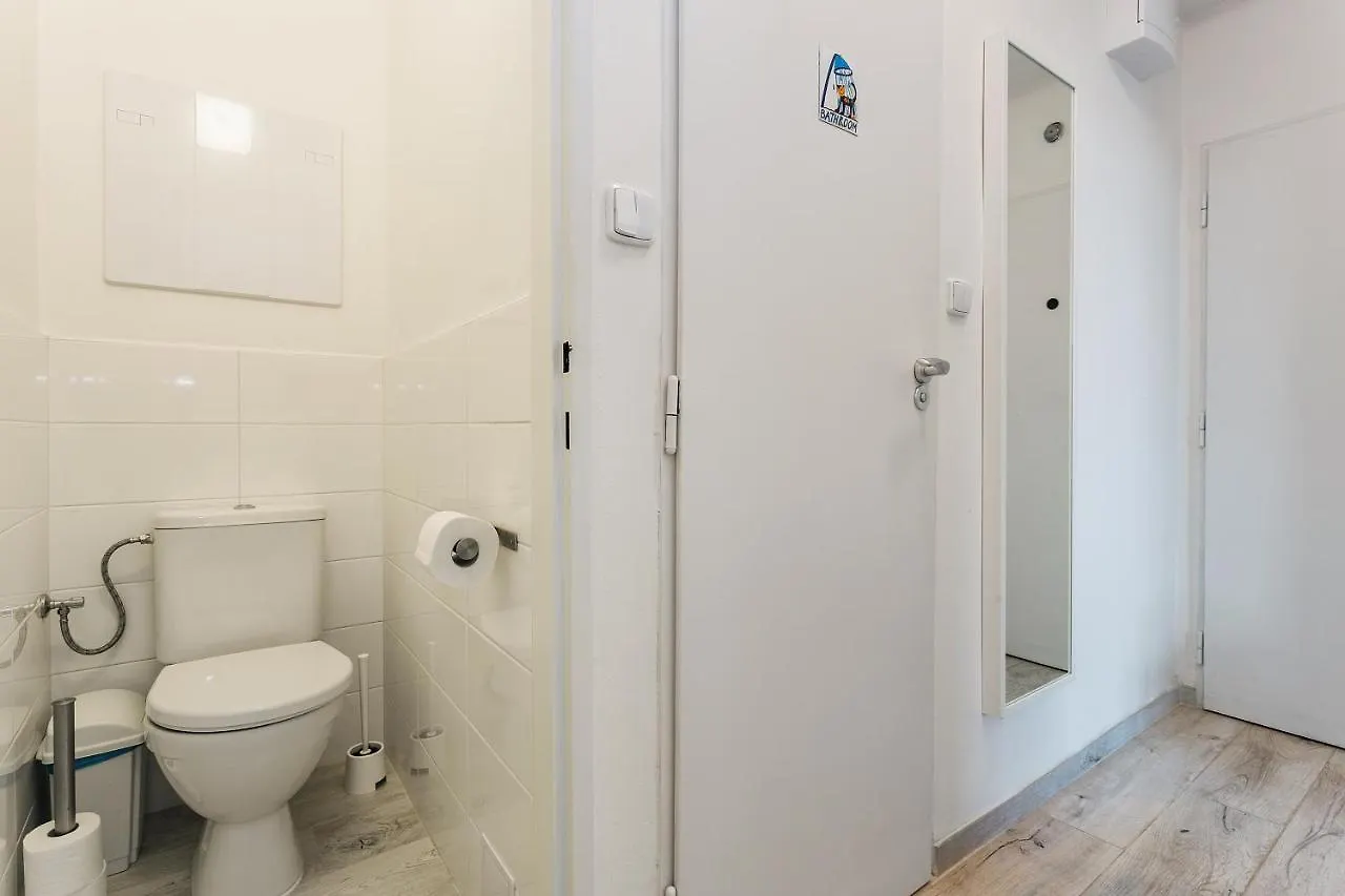 Bright Modern Apartment Praga 0*,